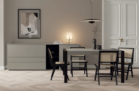 Composición salón MUSS 07 · mueble TV con tarima vitrina iluminada estanterías BOOK y aparador con mesa extensible